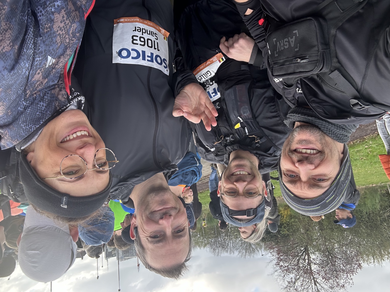 Vier RUNIT-lopers aan de start van de halve marathon van Gent
